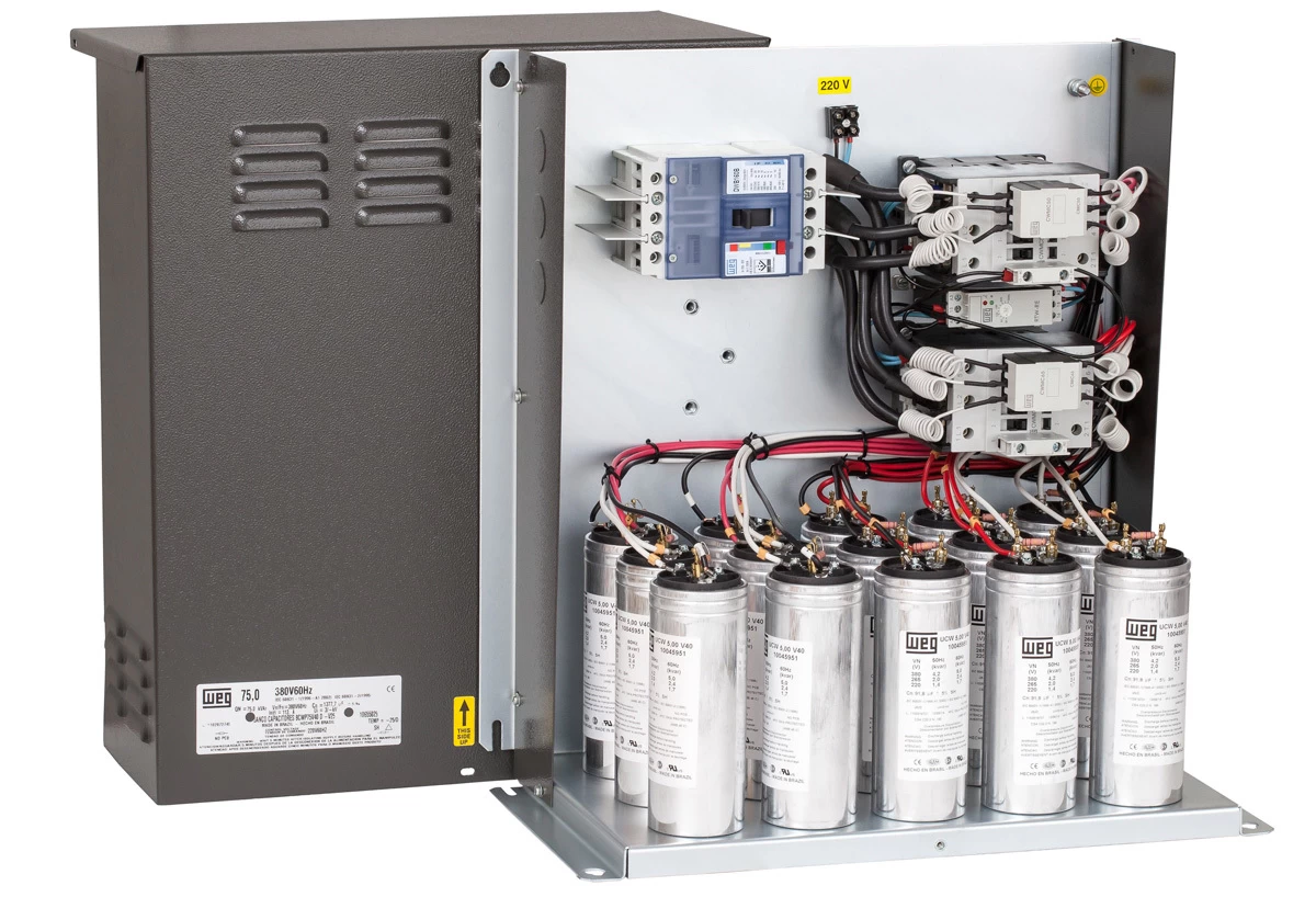 Banco de capacitores para mejorar el factor de potencia y optimizar el rendimiento eléctrico.