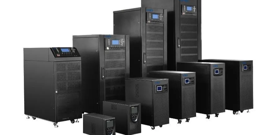 UPS para energía de respaldo y mantener equipos en funcionamiento durante cortes eléctricos.